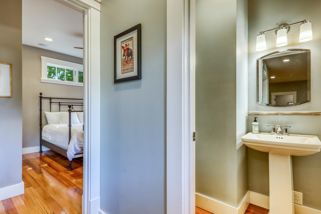 Founder's Home - thumb 33