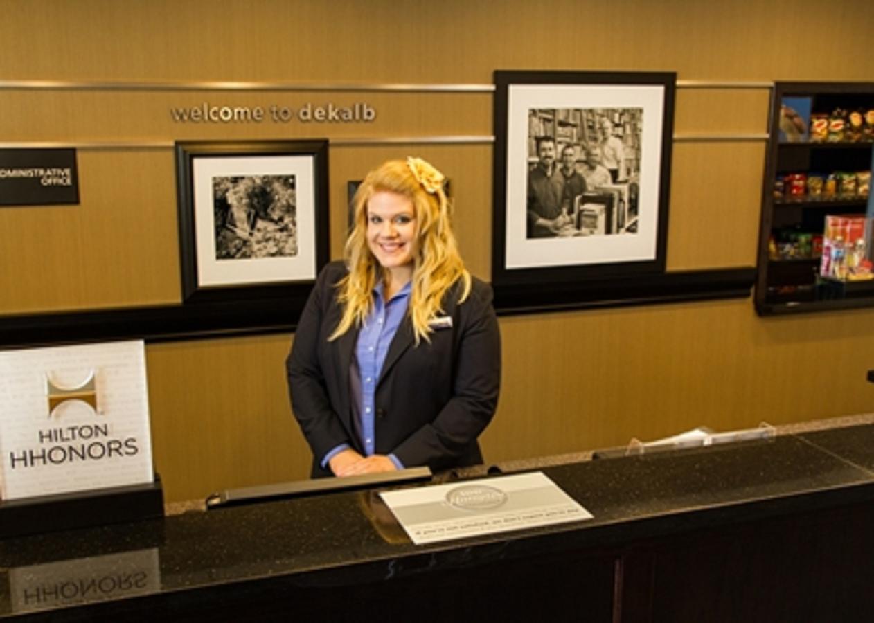 Hampton Inn Dekalb - thumb 11
