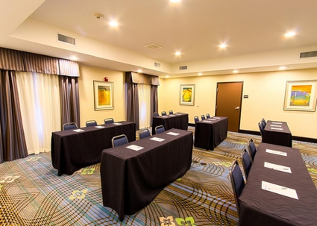 Hampton Inn Dekalb - thumb 18