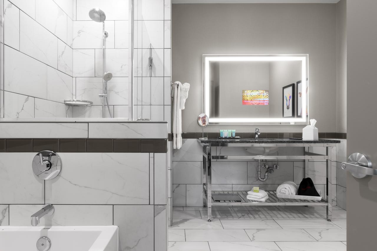 The Current Iowa, Autograph Collection - thumb 19