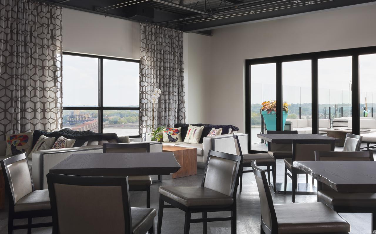 The Current Iowa, Autograph Collection - thumb 34