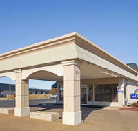 Days Inn by Wyndham Salina South - Accommodation Alabama