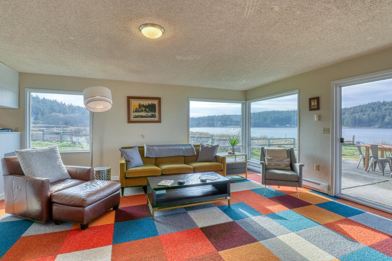 Lopez Island Mud Bay Waterfront Home - thumb 9