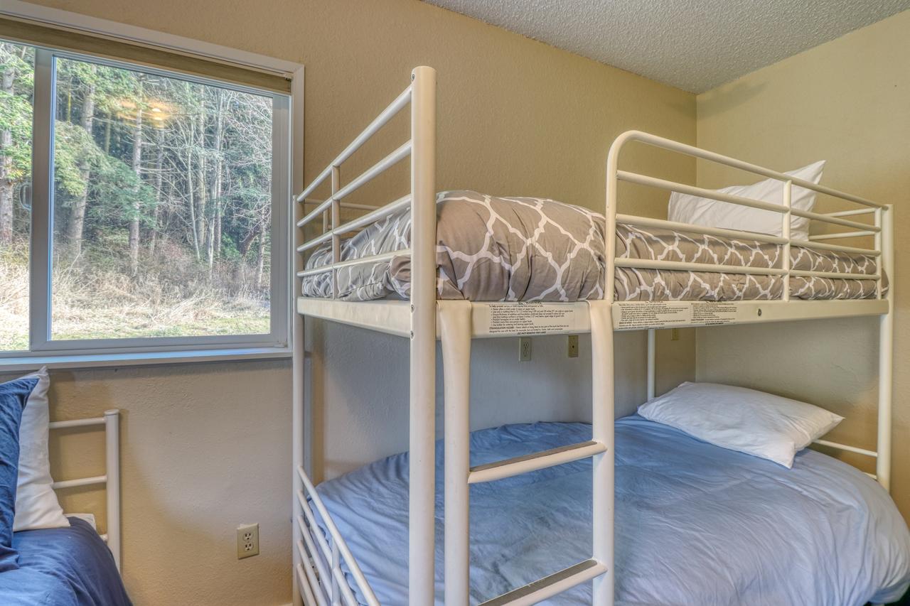 Lopez Island Mud Bay Waterfront Home - thumb 28