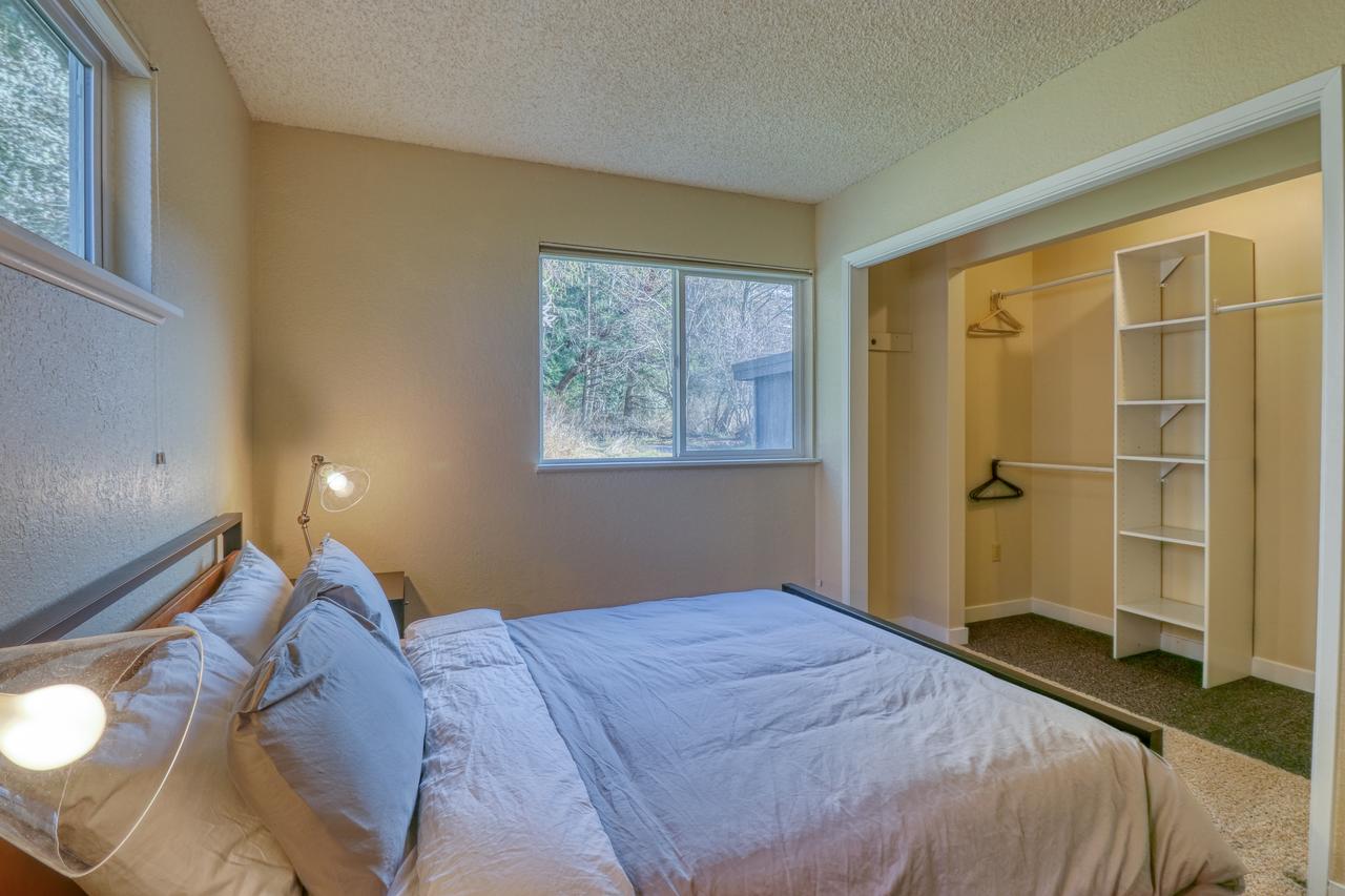 Lopez Island Mud Bay Waterfront Home - thumb 23