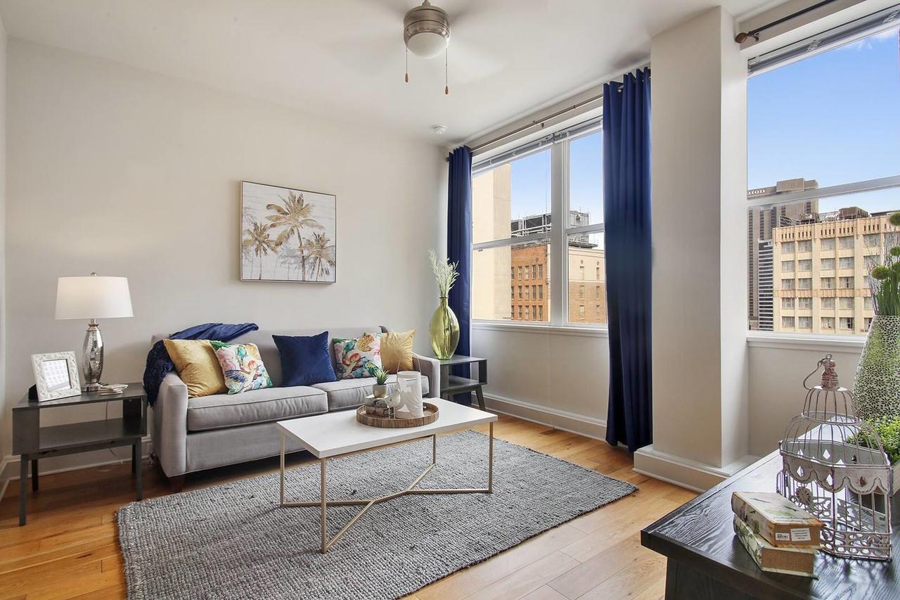 STUNNING NEW 15th FLOOR CONDO- CITY VIEWS FR QTR - thumb 12