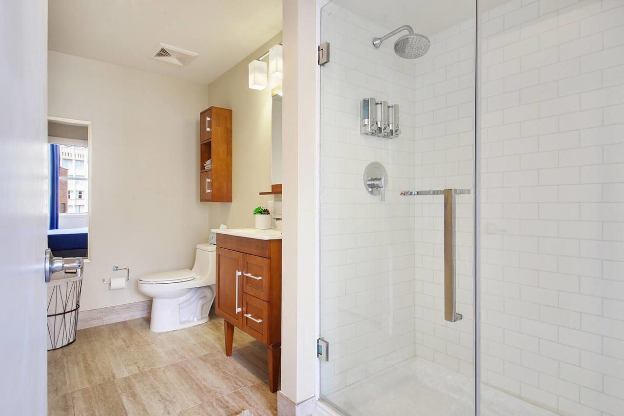 STUNNING NEW 15th FLOOR CONDO- CITY VIEWS FR QTR - thumb 16