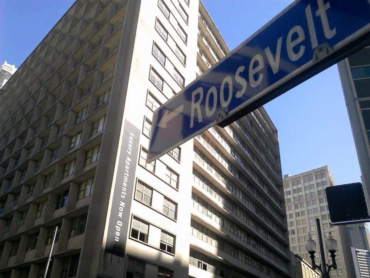 STUNNING NEW 15th FLOOR CONDO- CITY VIEWS FR QTR - thumb 4