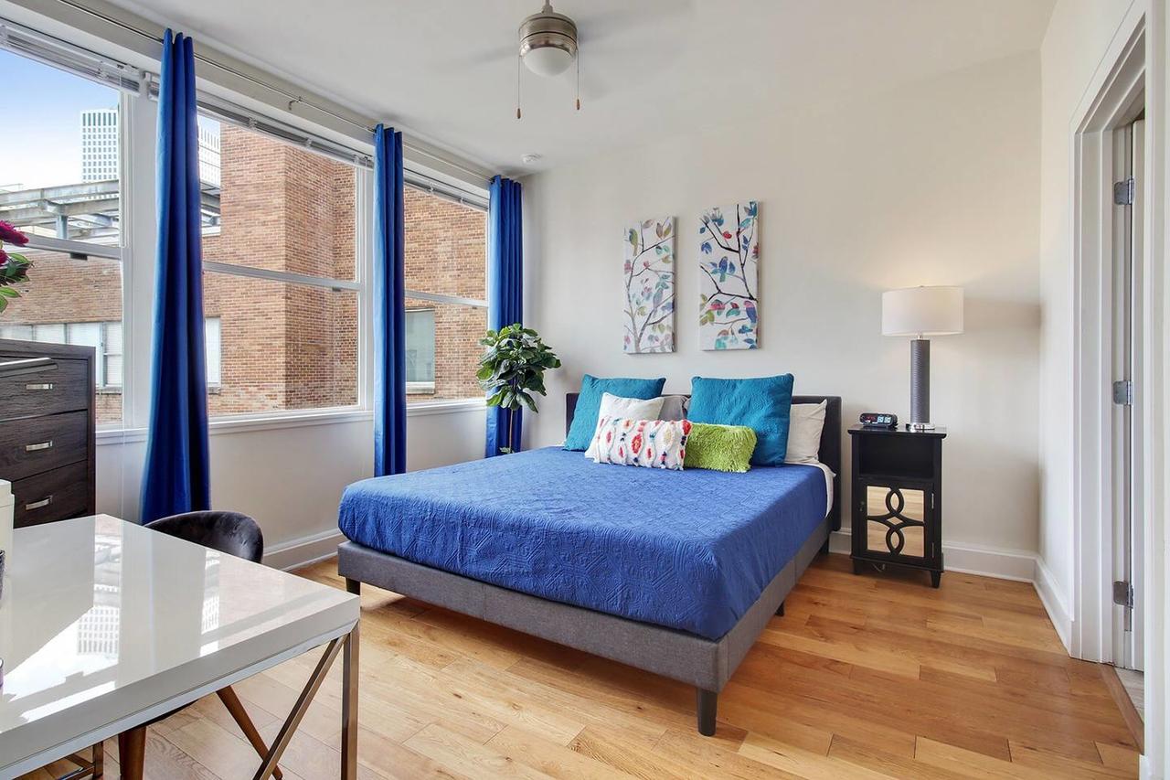 STUNNING NEW 15th FLOOR CONDO- CITY VIEWS FR QTR - thumb 18