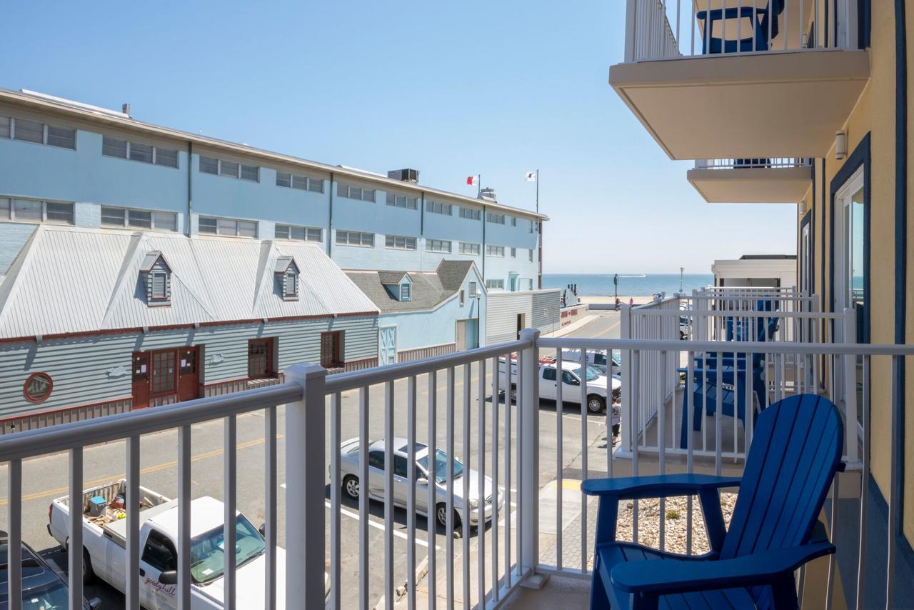 Crystal Beach Hotel - thumb 14