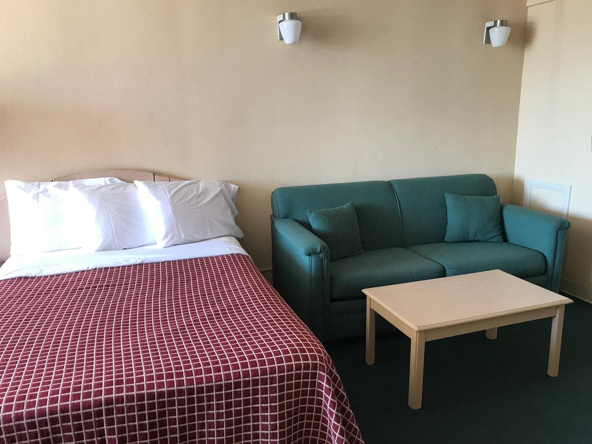 Simple Life Motel - thumb 10