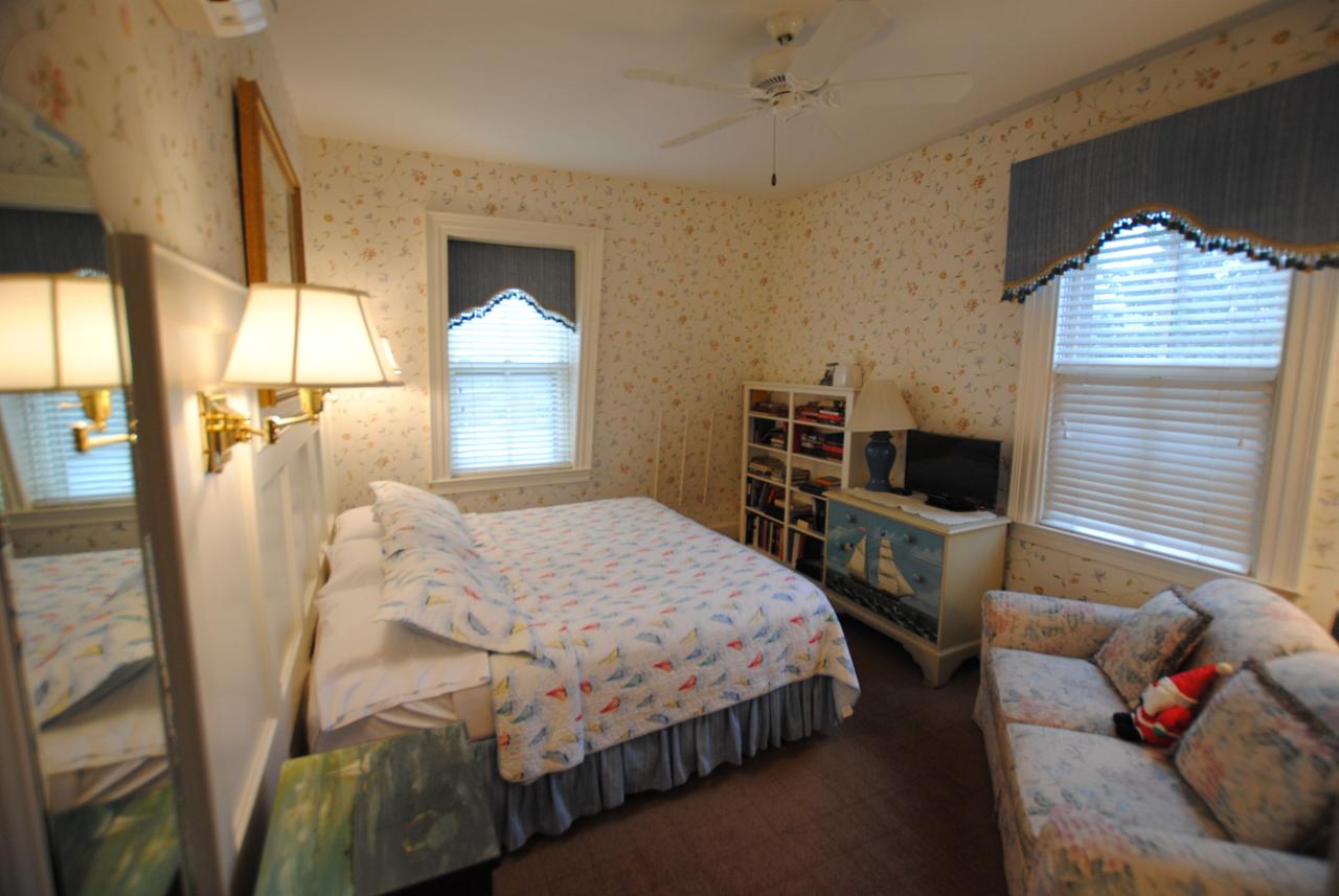 Flag House Inn - thumb 0