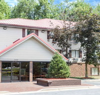 Super 8 by Wyndham Waldorf - Accommodation Alabama