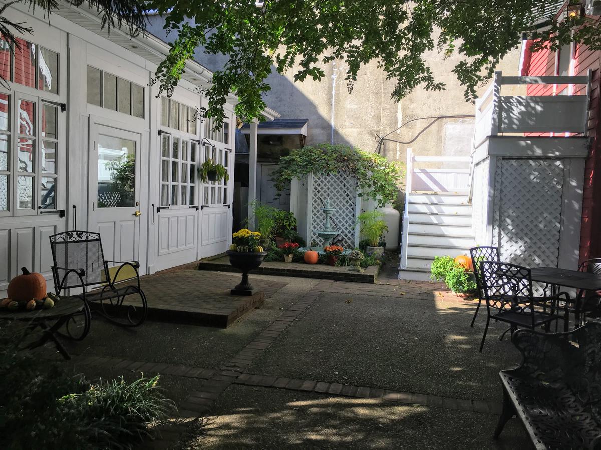 Lodging At The Imperial - thumb 13