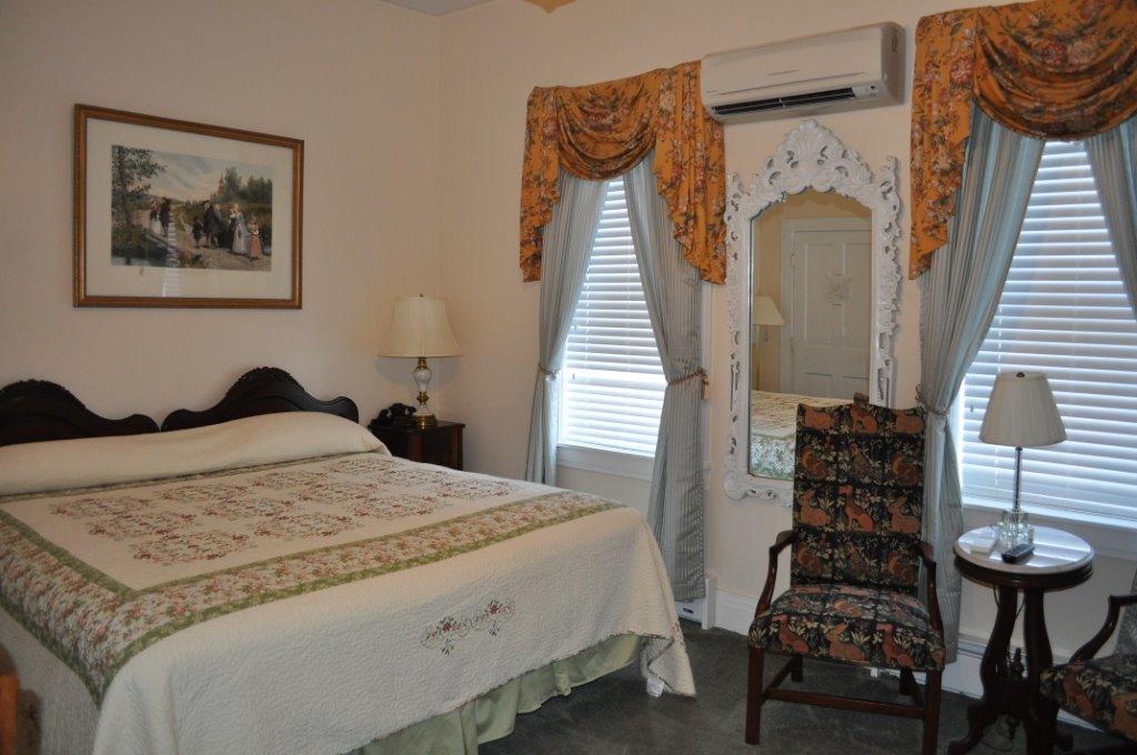 Lodging At The Imperial - thumb 24