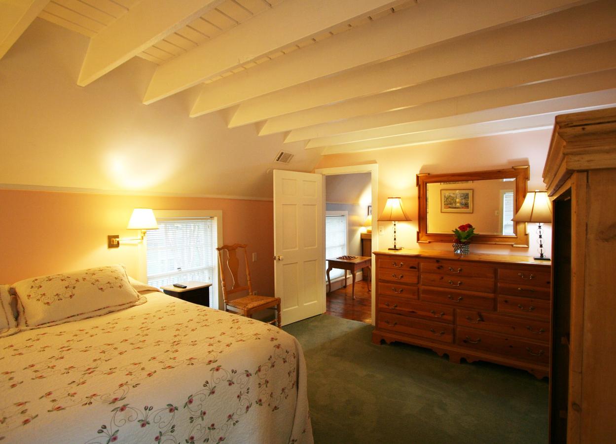 Lodging At The Imperial - thumb 4