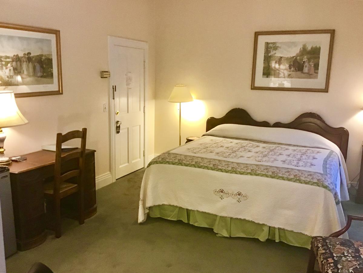 Lodging At The Imperial - thumb 1