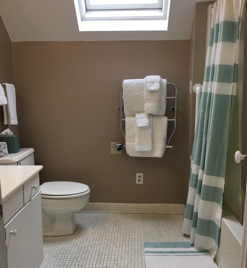 Lodging At The Imperial - thumb 2