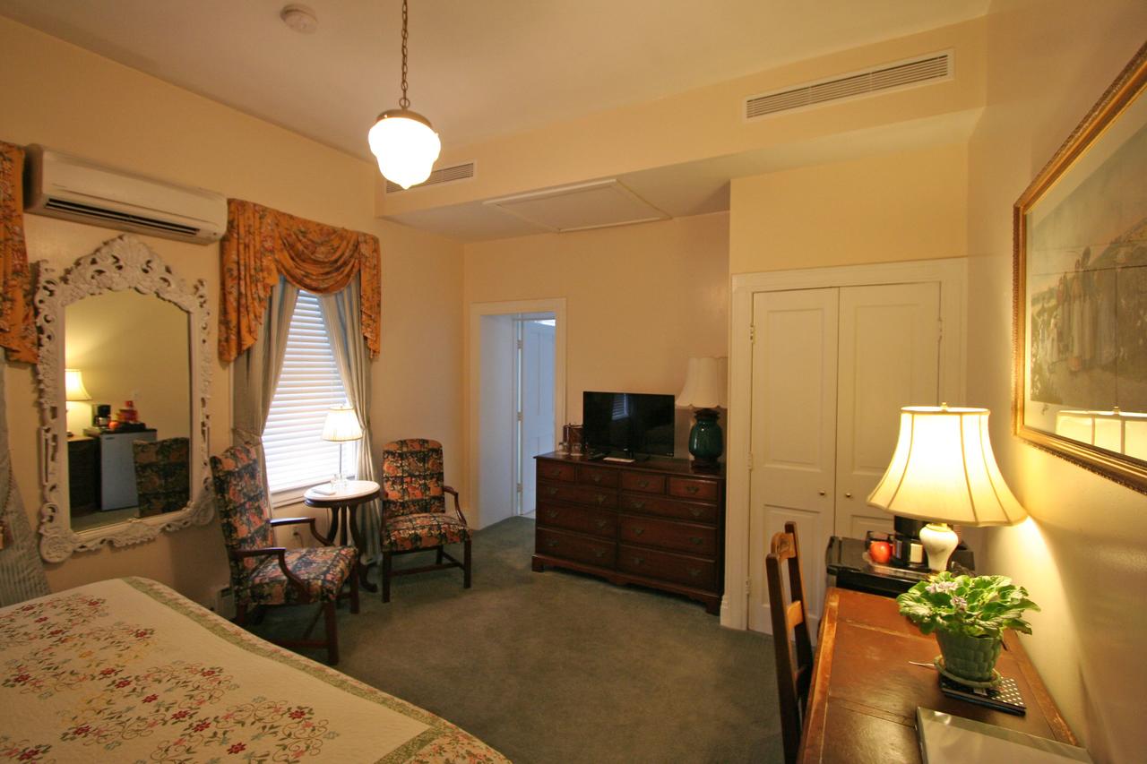 Lodging At The Imperial - thumb 15