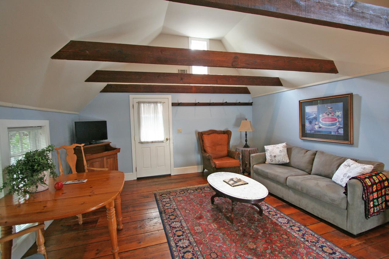 Lodging At The Imperial - thumb 23