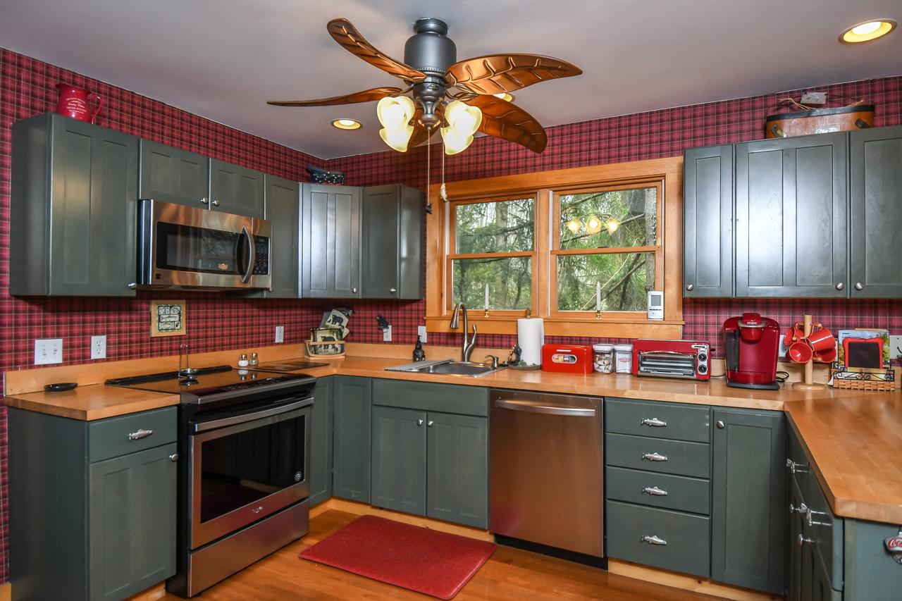 The Bear's Den - thumb 12