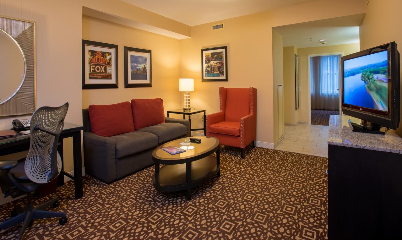 DoubleTree Suites By Hilton Detroit Downtown - Fort Shelby - thumb 13