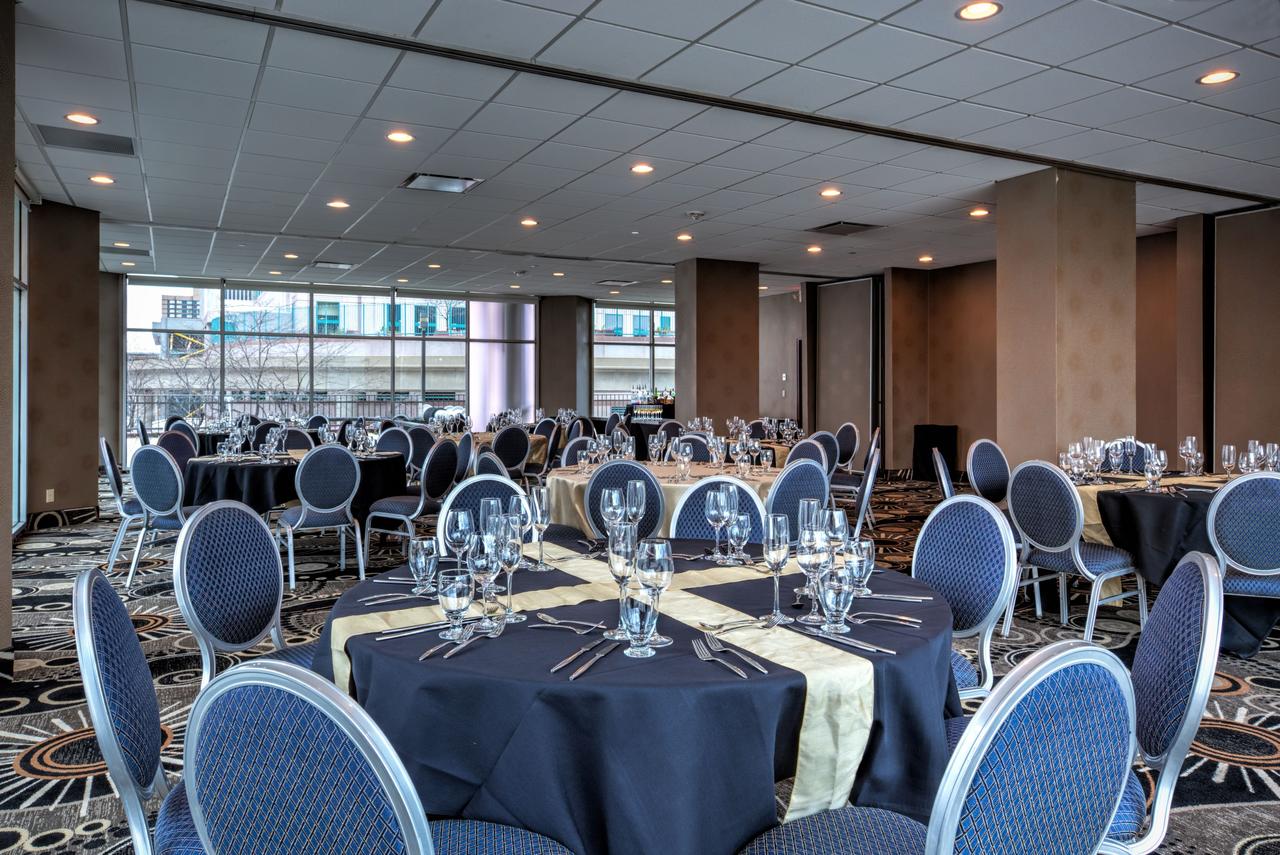 Crowne Plaza Detroit Downtown Riverfront - thumb 1