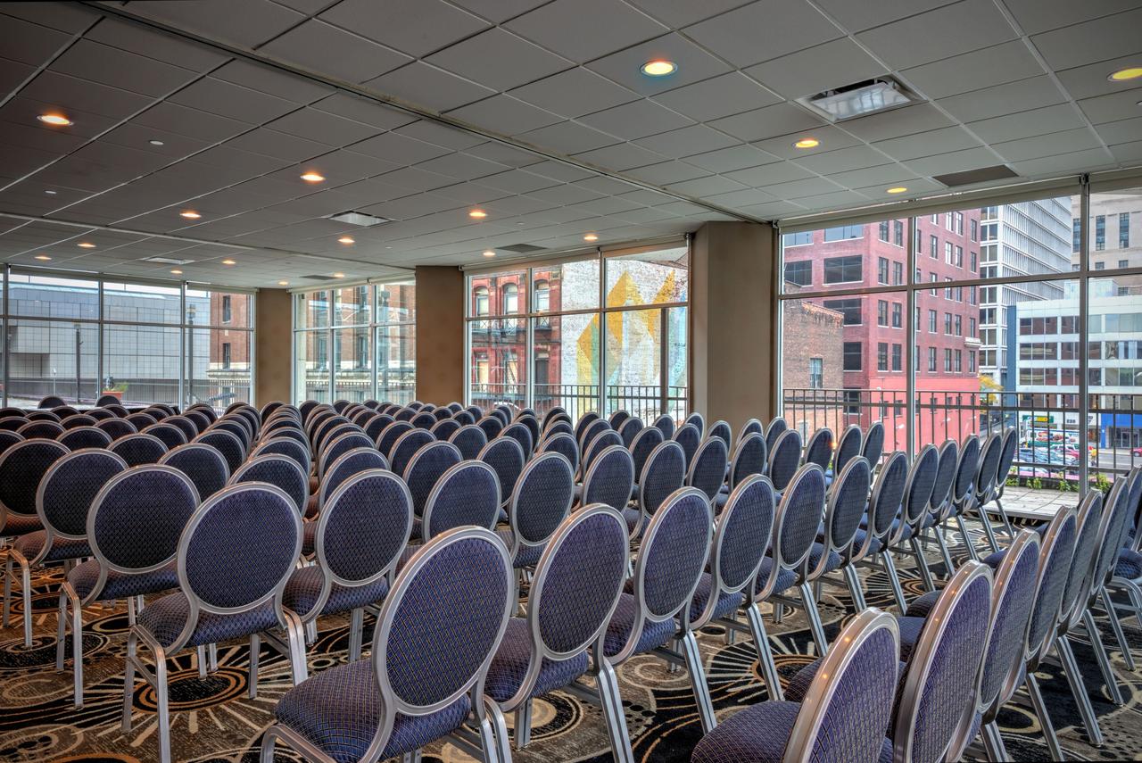 Crowne Plaza Detroit Downtown Riverfront - thumb 10