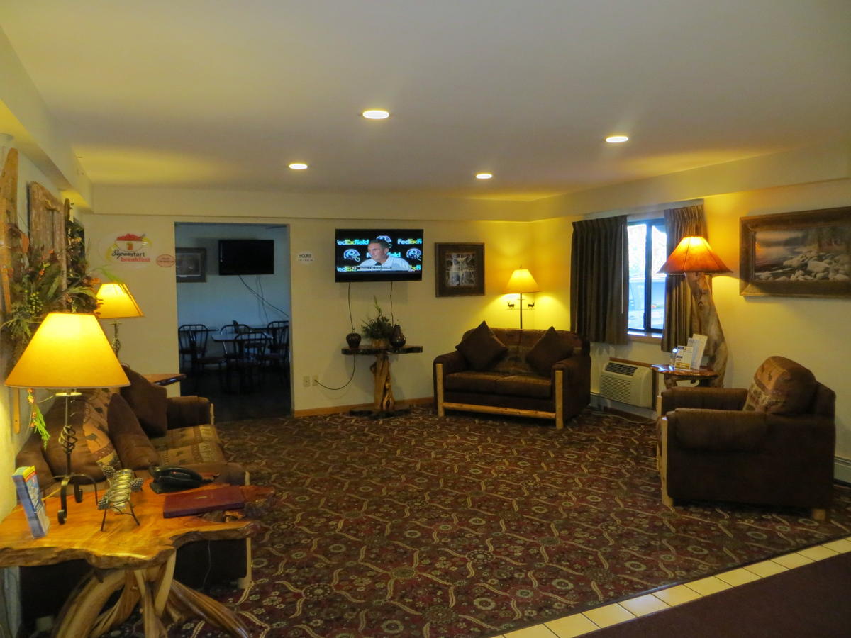 Super 8 By Wyndham Bridgeview Of Mackinaw City - thumb 10