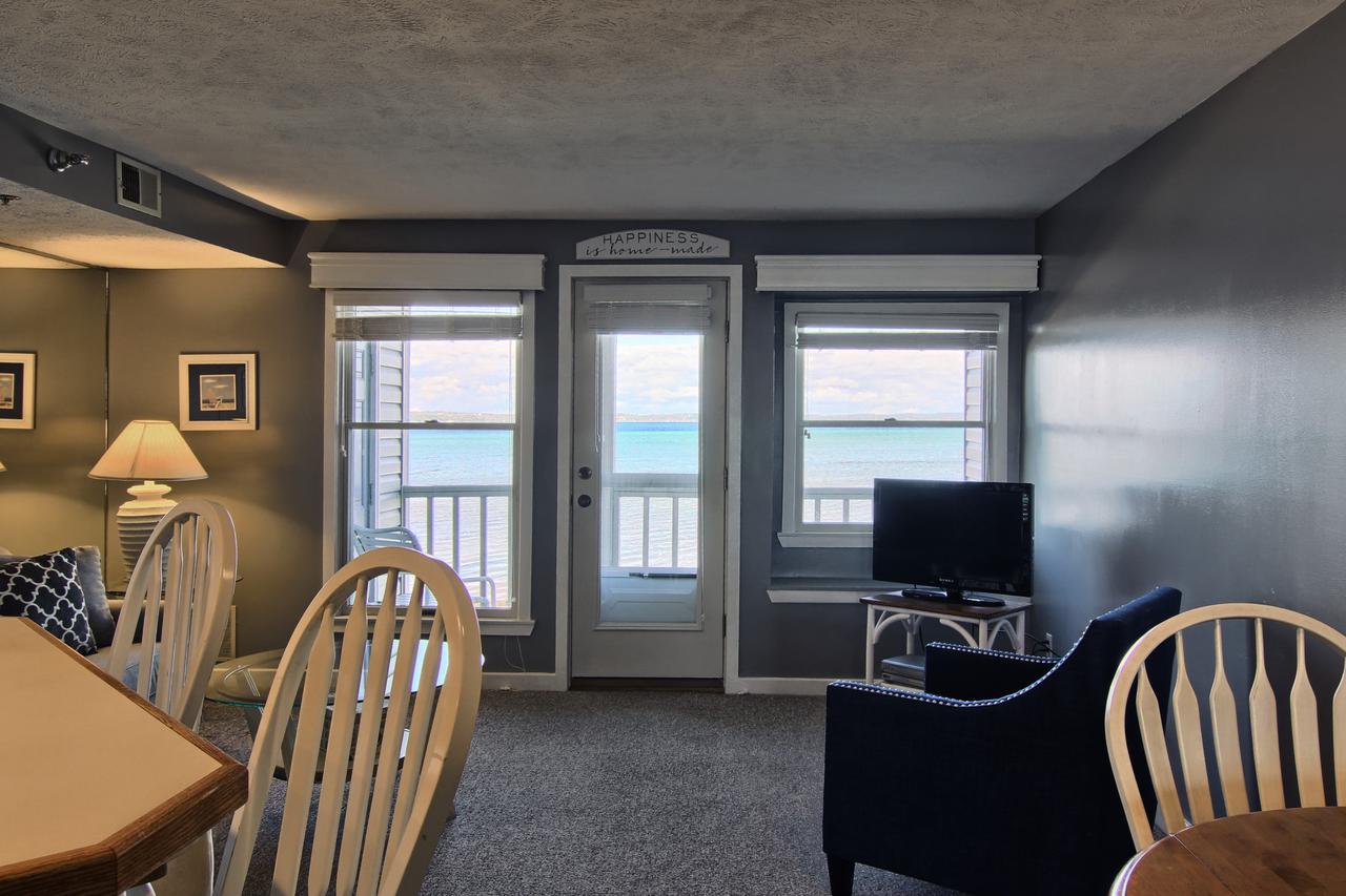 208 North Shore Inn - thumb 2