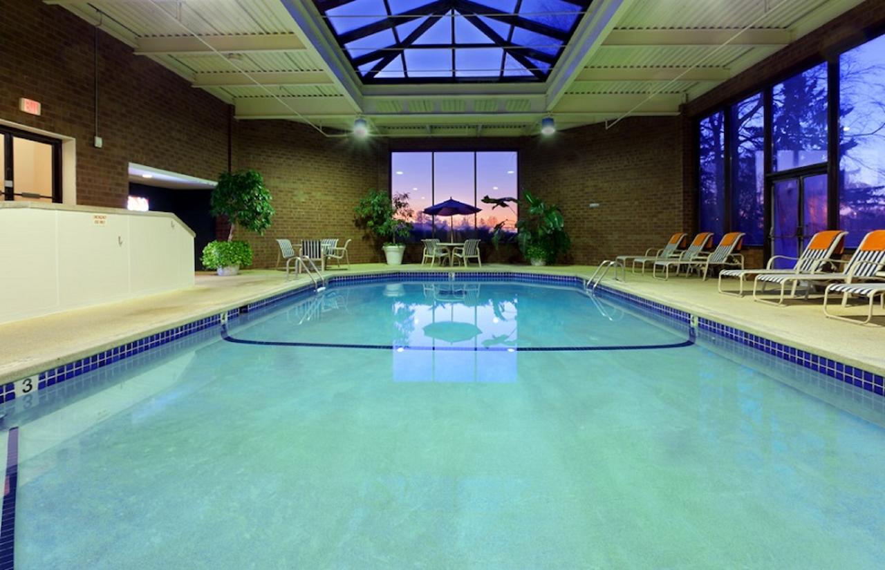 Radisson Hotel Brooklyn Center - thumb 8