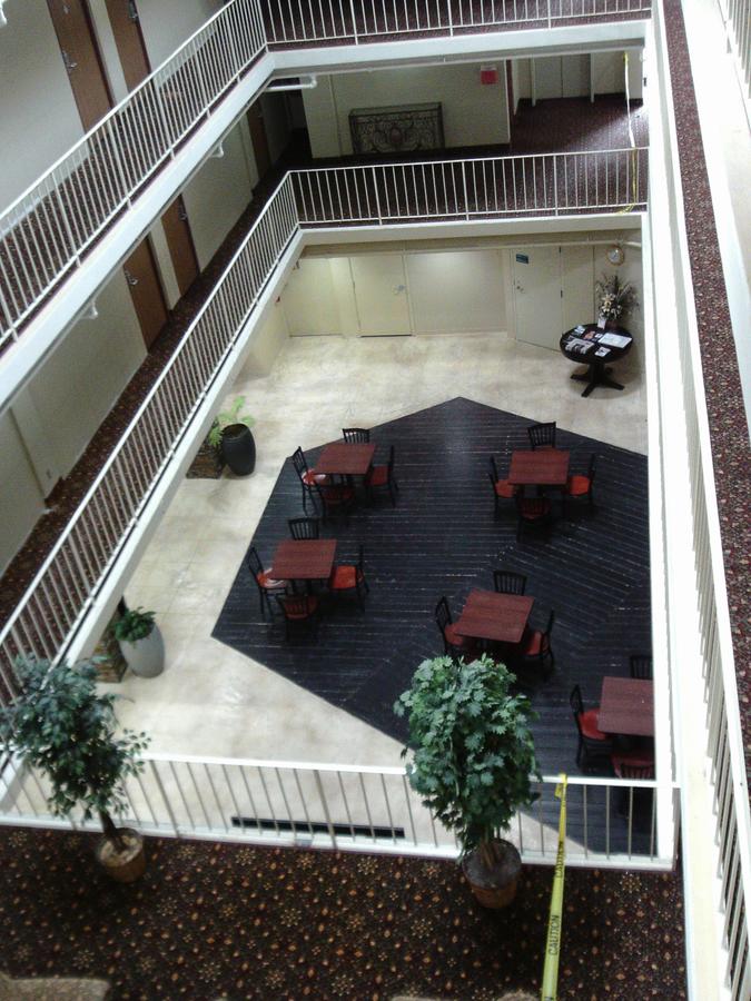 5th Avenue Inn & Suites - thumb 8