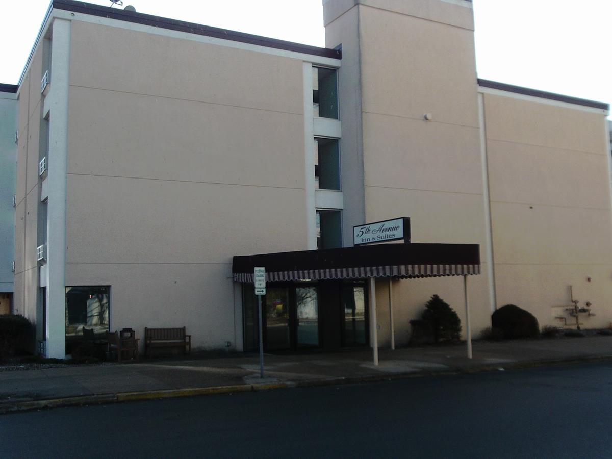 5th Avenue Inn & Suites - thumb 3