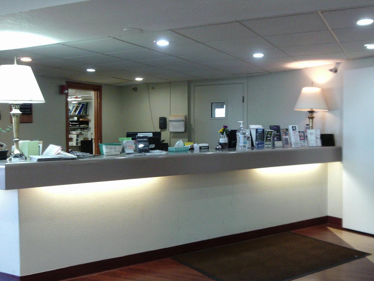 5th Avenue Inn & Suites - thumb 2