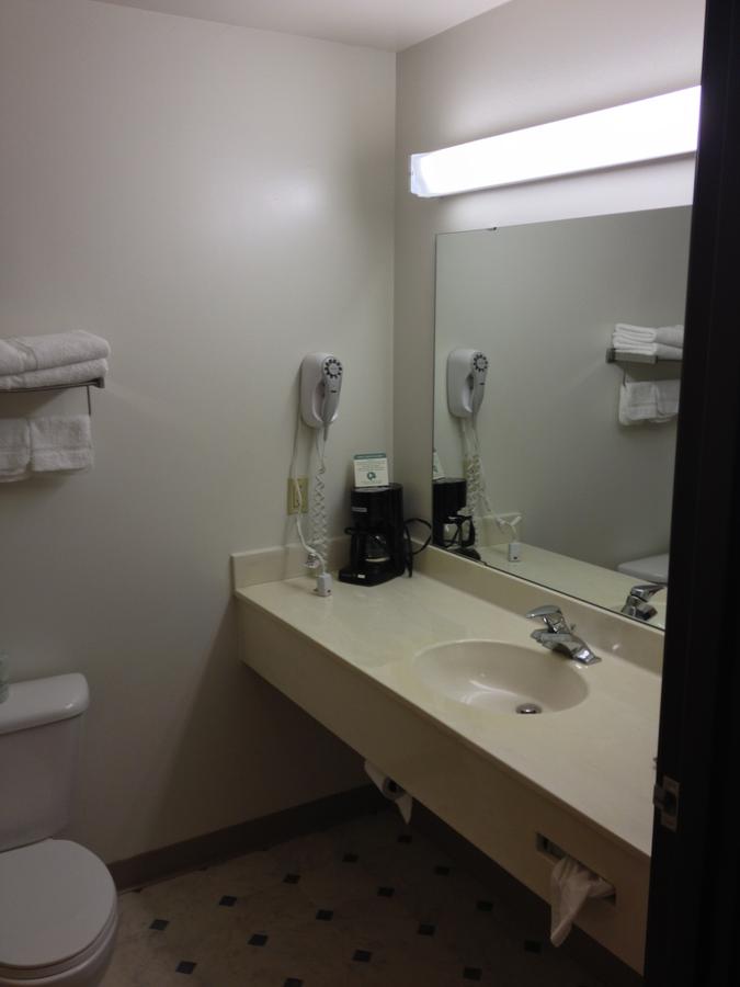 Americas Best Value Inn & Suites-Spring Valley - thumb 23