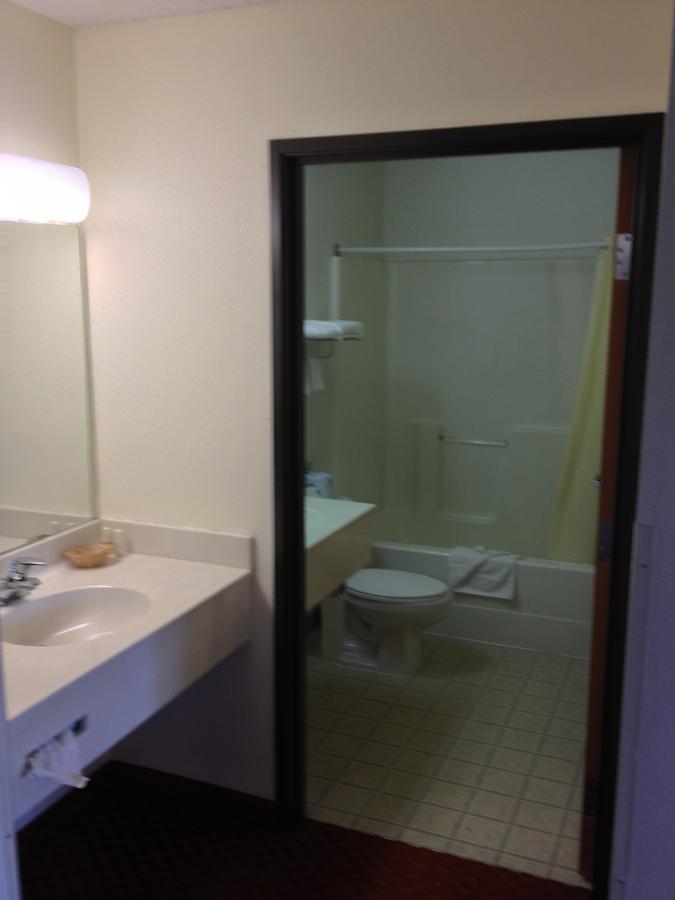 Americas Best Value Inn & Suites-Spring Valley - thumb 18