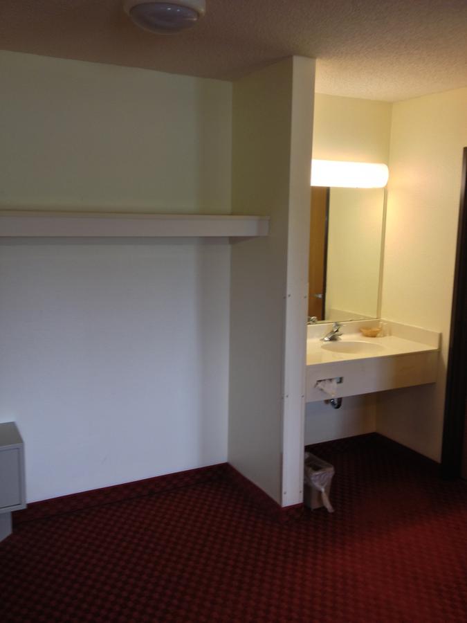 Americas Best Value Inn & Suites-Spring Valley - thumb 17