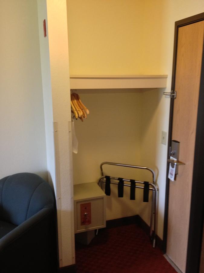 Americas Best Value Inn & Suites-Spring Valley - thumb 22