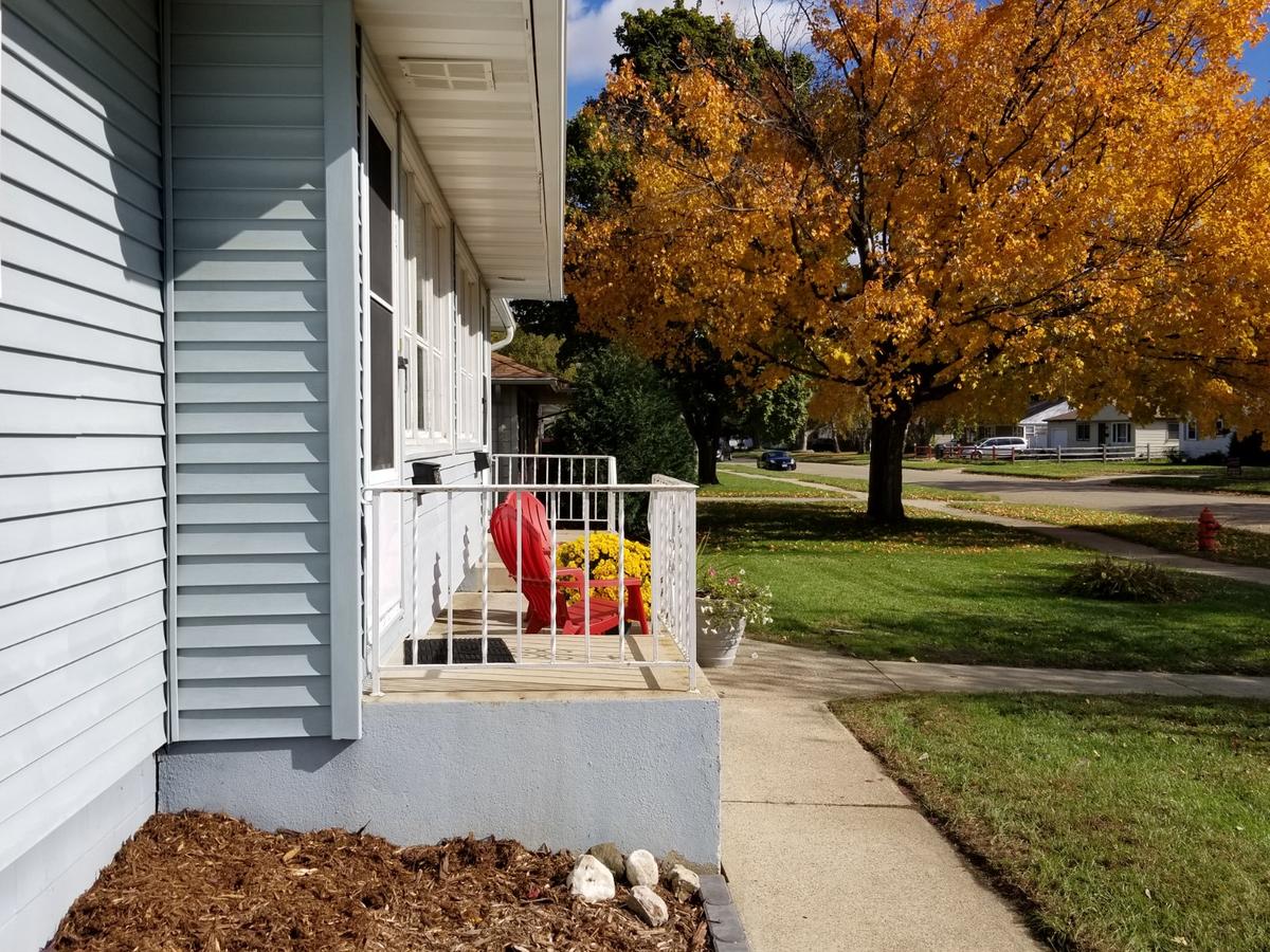 Roberts Way - thumb 1