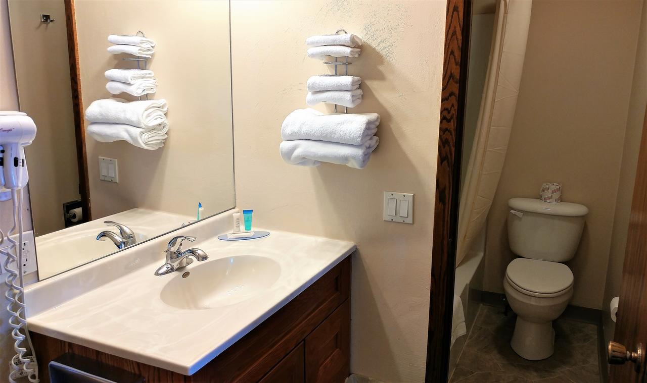 Red Carpet Inn - Windom - thumb 20