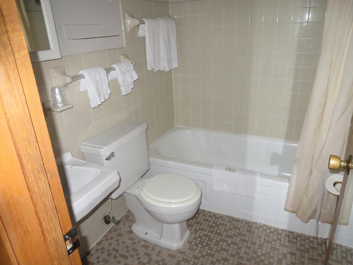 2nd Street Inn & Suites - thumb 7