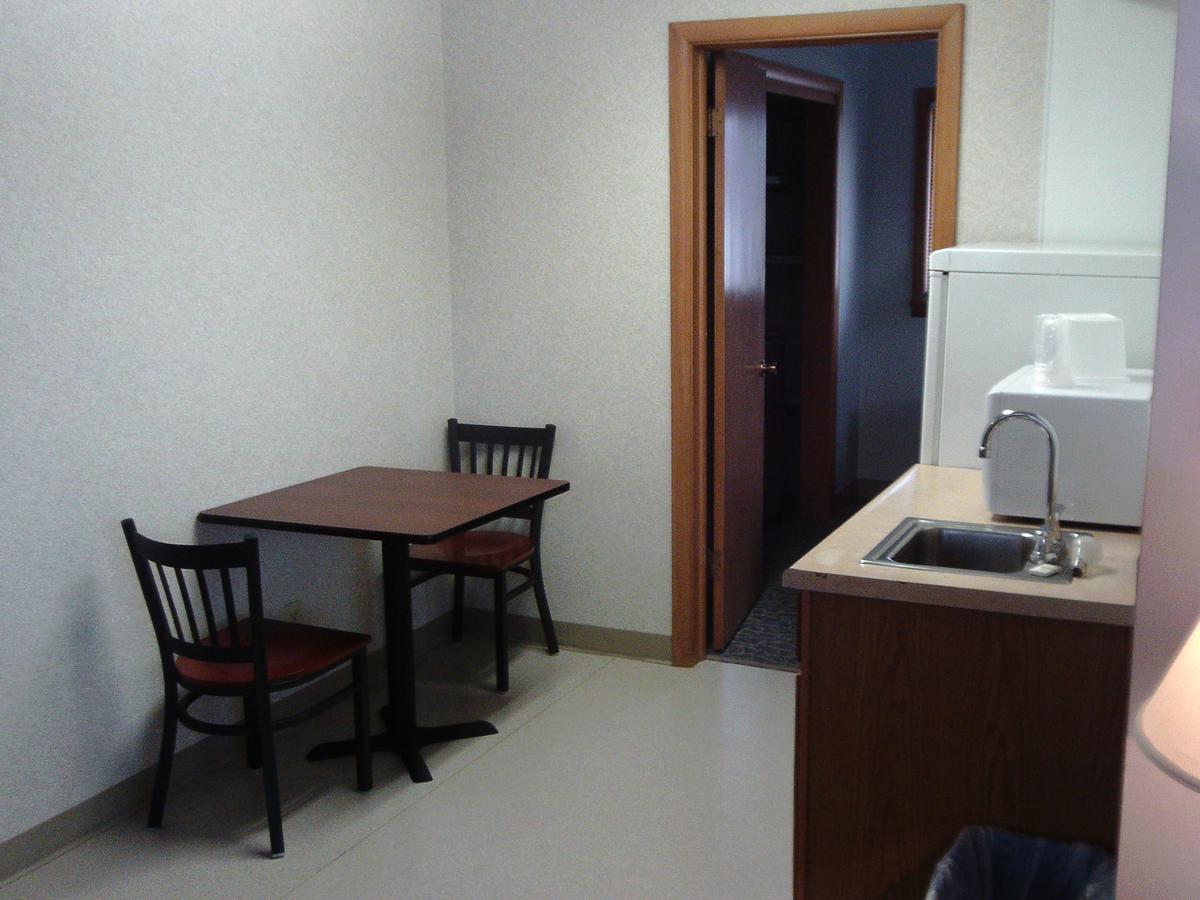 2nd Street Inn & Suites - thumb 2