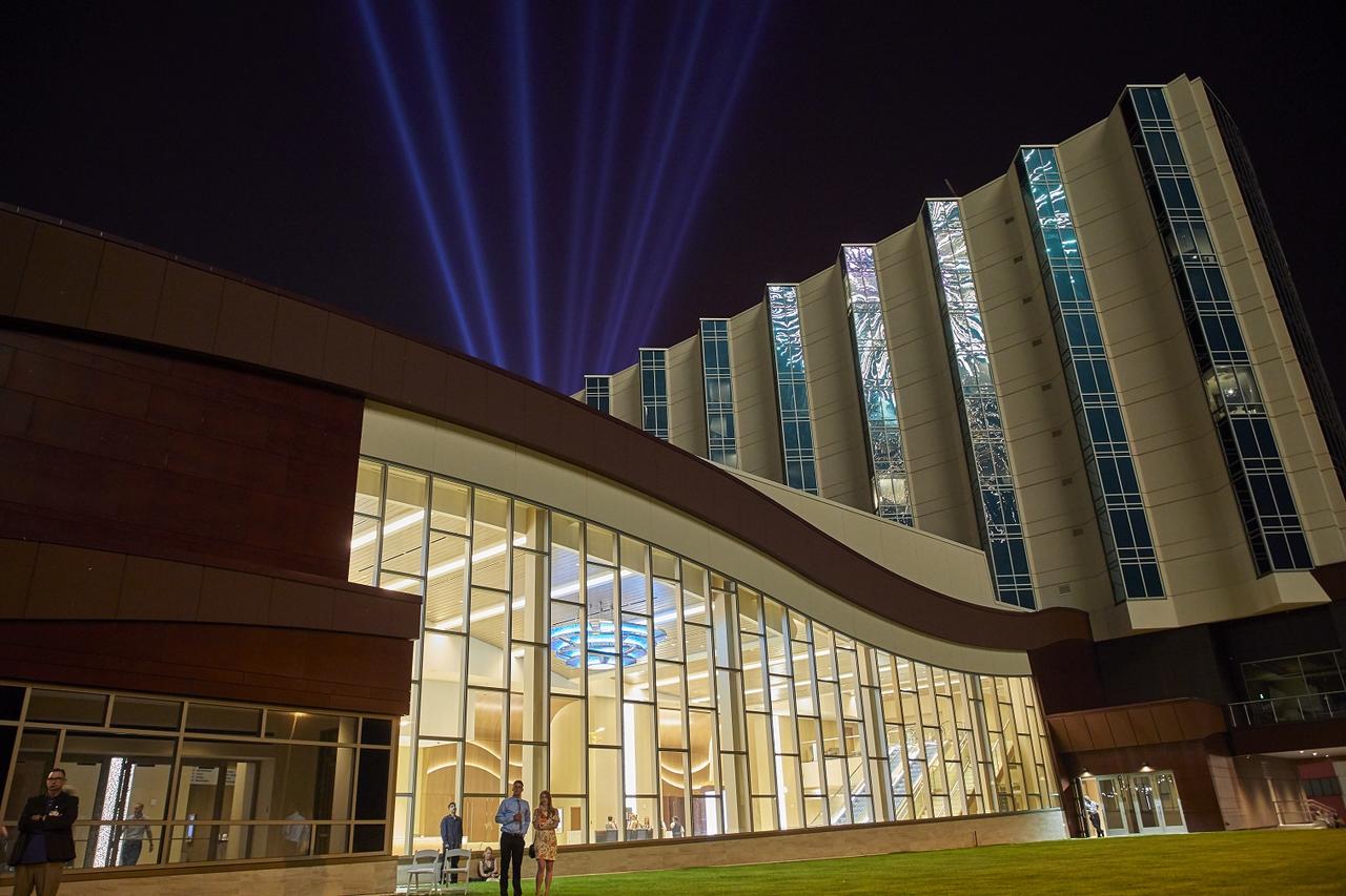 Mystic Lake Casino Hotel - thumb 1