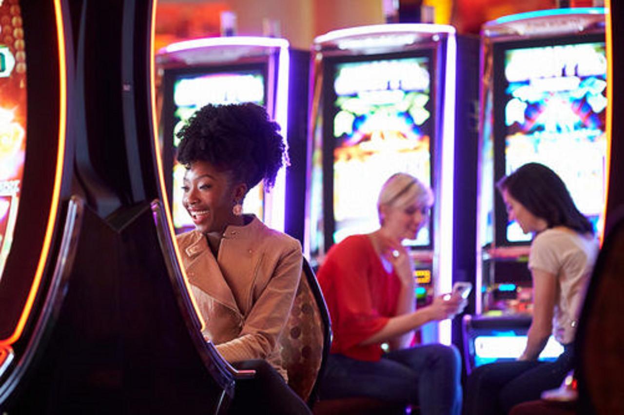 Mystic Lake Casino Hotel - thumb 17