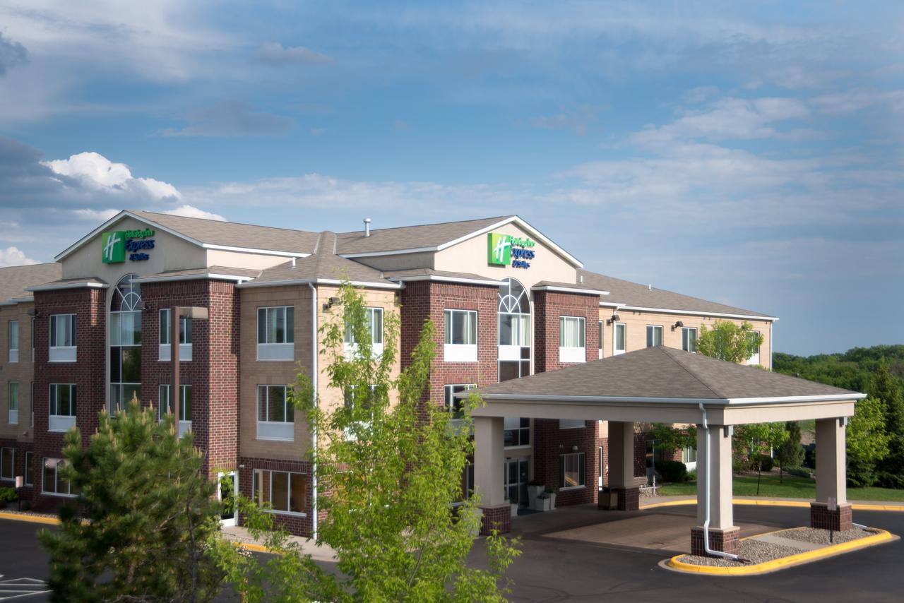 Holiday Inn Express Hotel & Suites Chanhassen - thumb 0