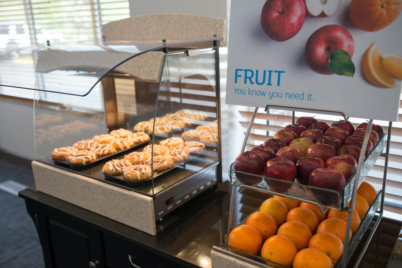 Holiday Inn Express Hotel & Suites Chanhassen - thumb 21