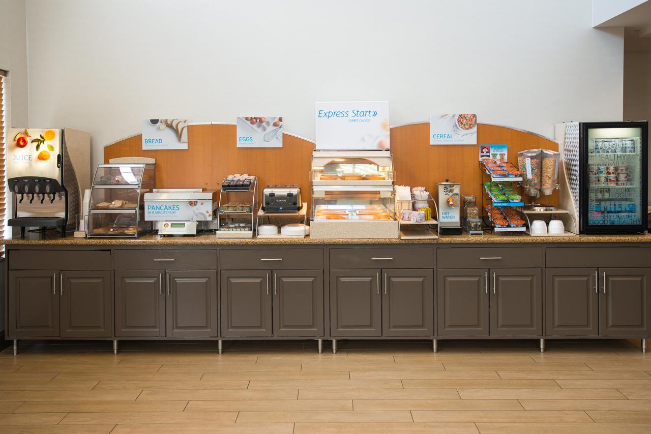 Holiday Inn Express Hotel & Suites Chanhassen - thumb 22