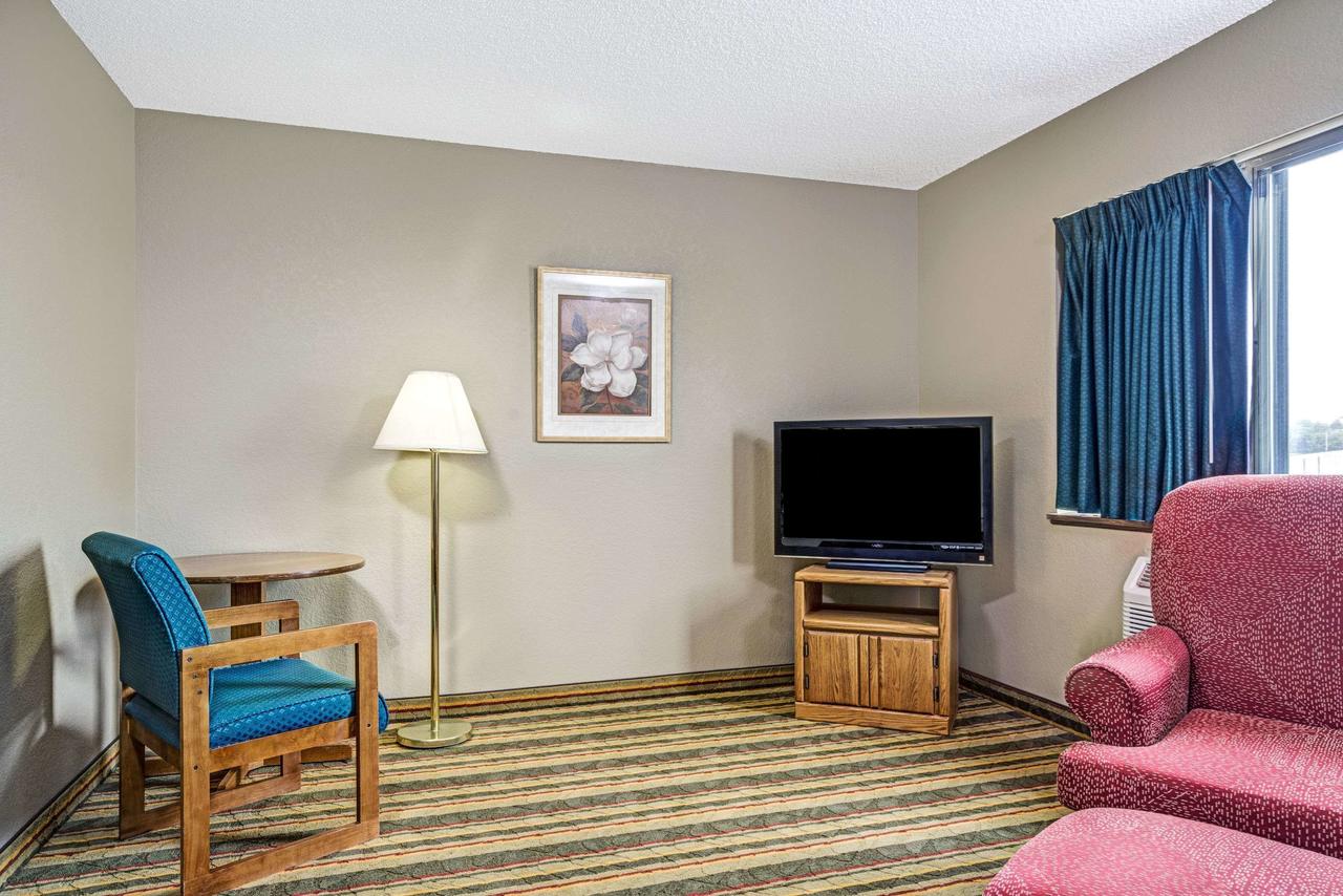 Super 8 By Wyndham Glencoe - thumb 8