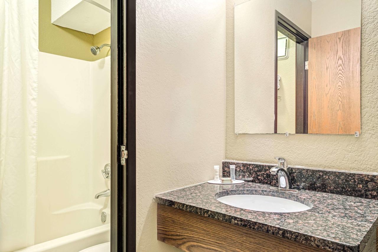 Super 8 By Wyndham Glencoe - thumb 7