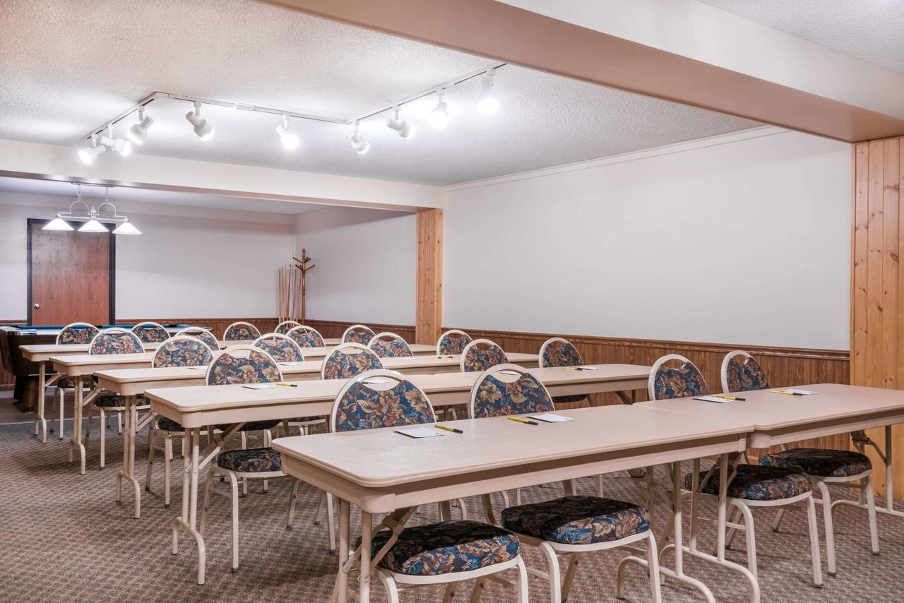 Super 8 By Wyndham Baxter/Brainerd Area - thumb 31